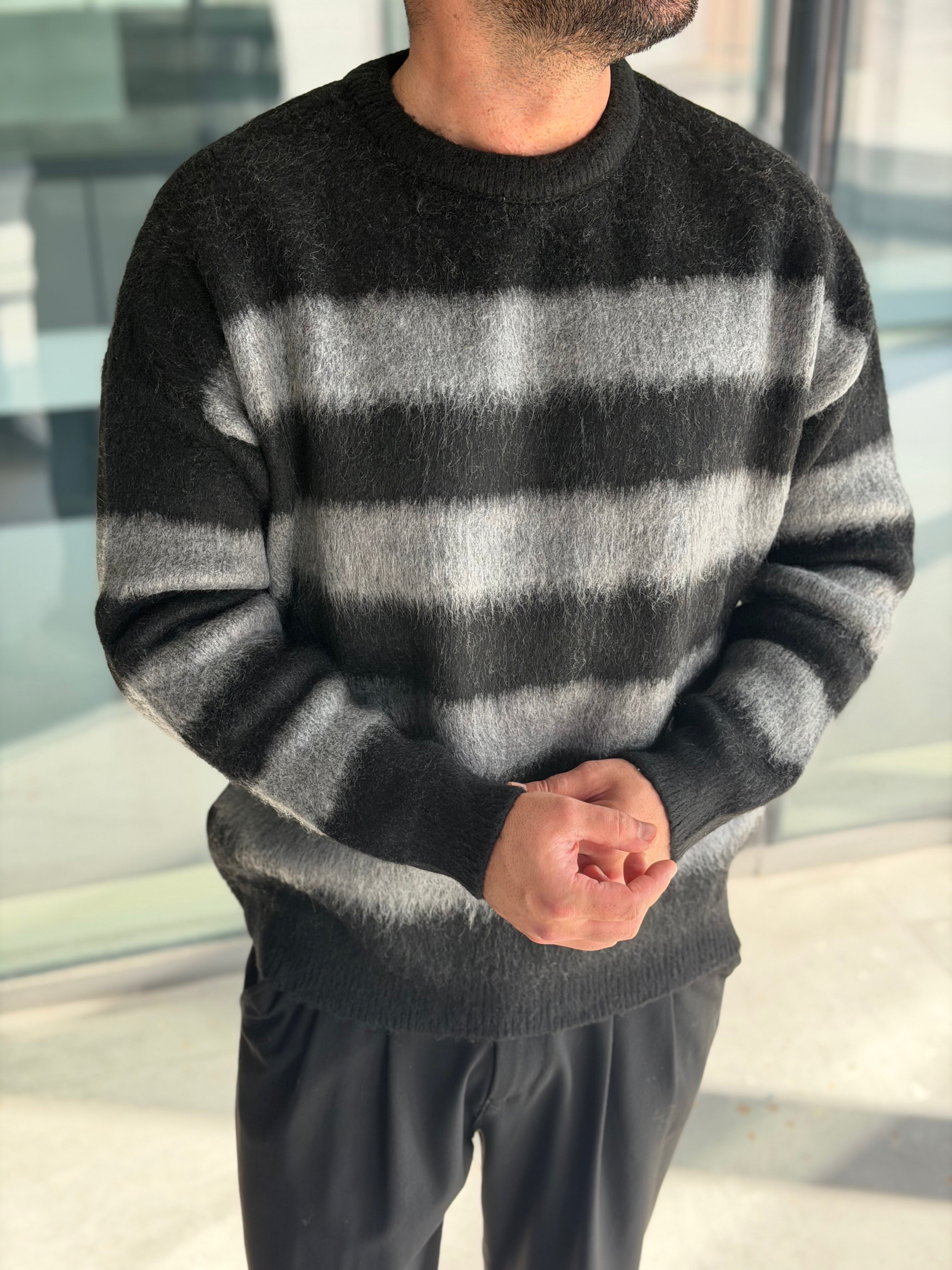 Yarım Oversize Çizgili Kazak - Siyah Gri TRK55