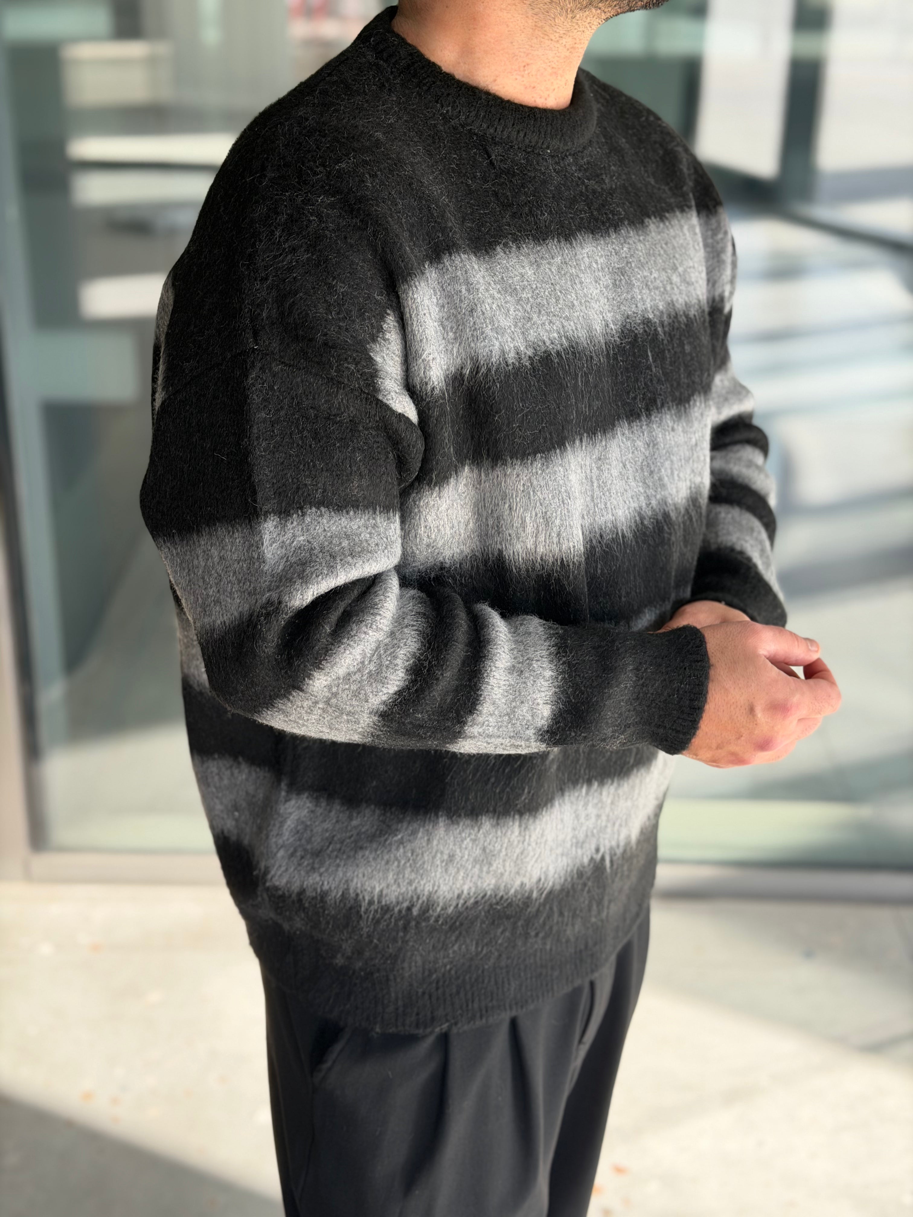 Yarım Oversize Çizgili Kazak - Siyah Gri TRK55