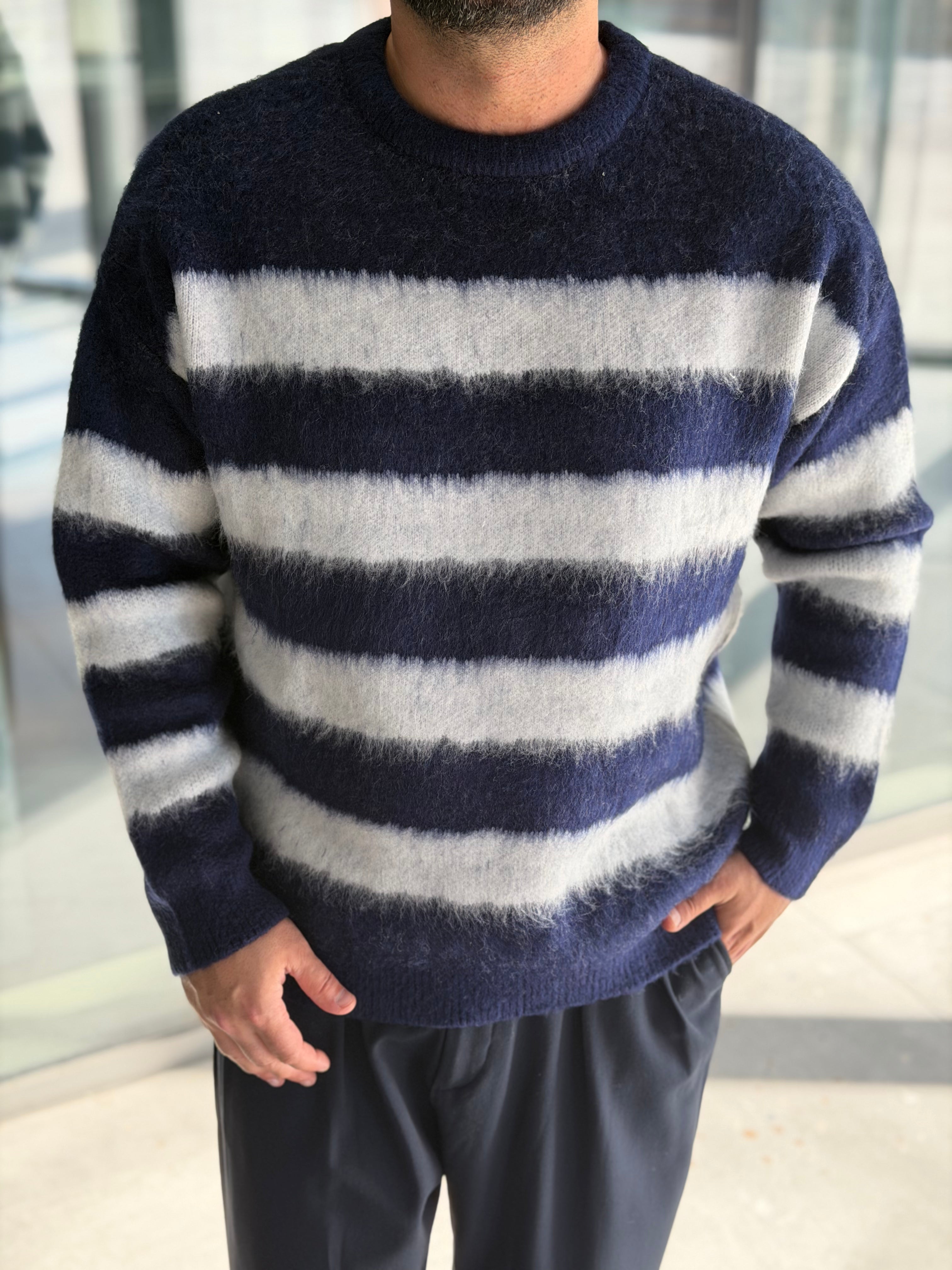 Yarım Oversize Çizgili Kazak - Lacivert Beyaz TRK57