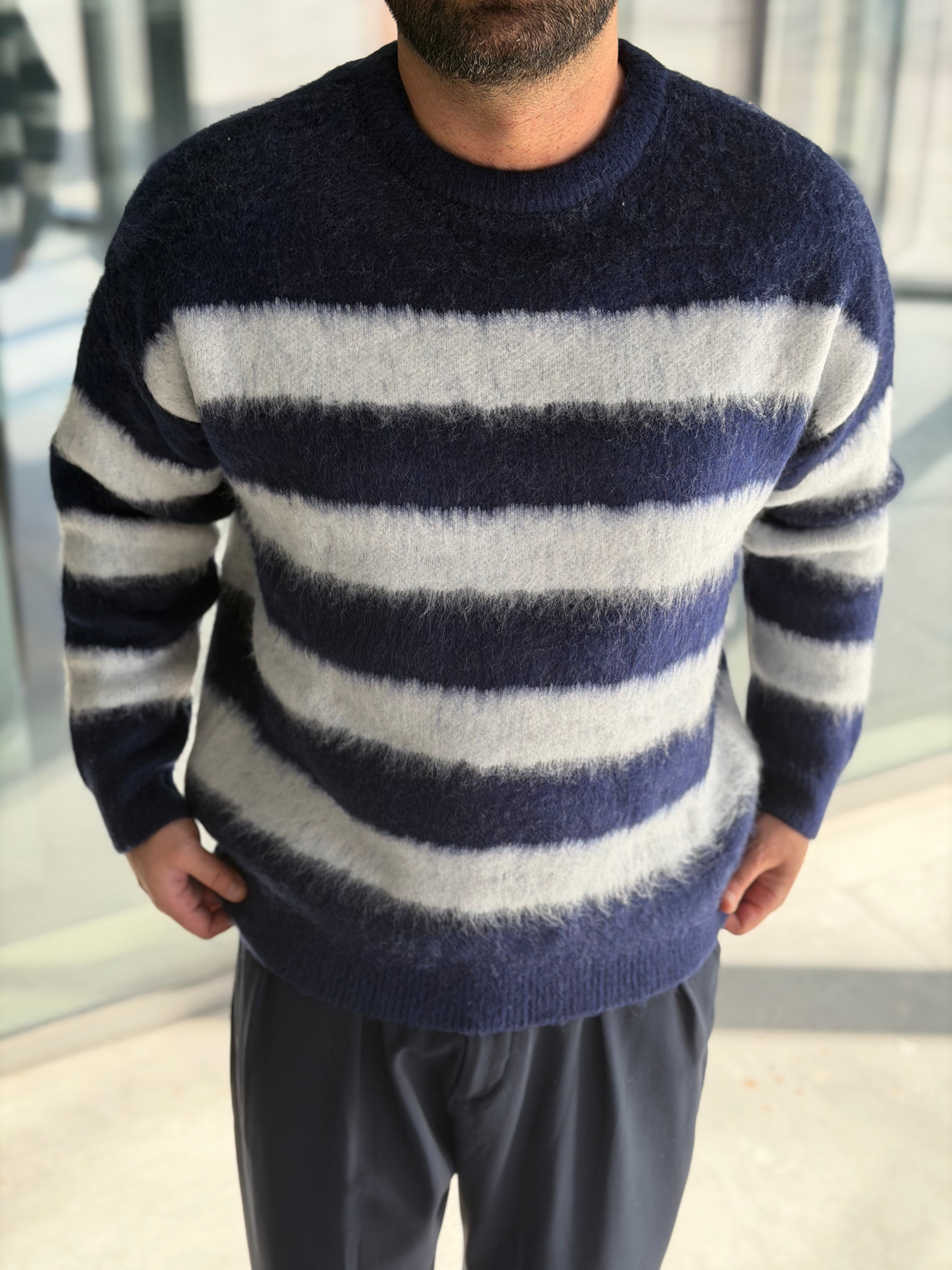 Yarım Oversize Çizgili Kazak - Lacivert Beyaz TRK57