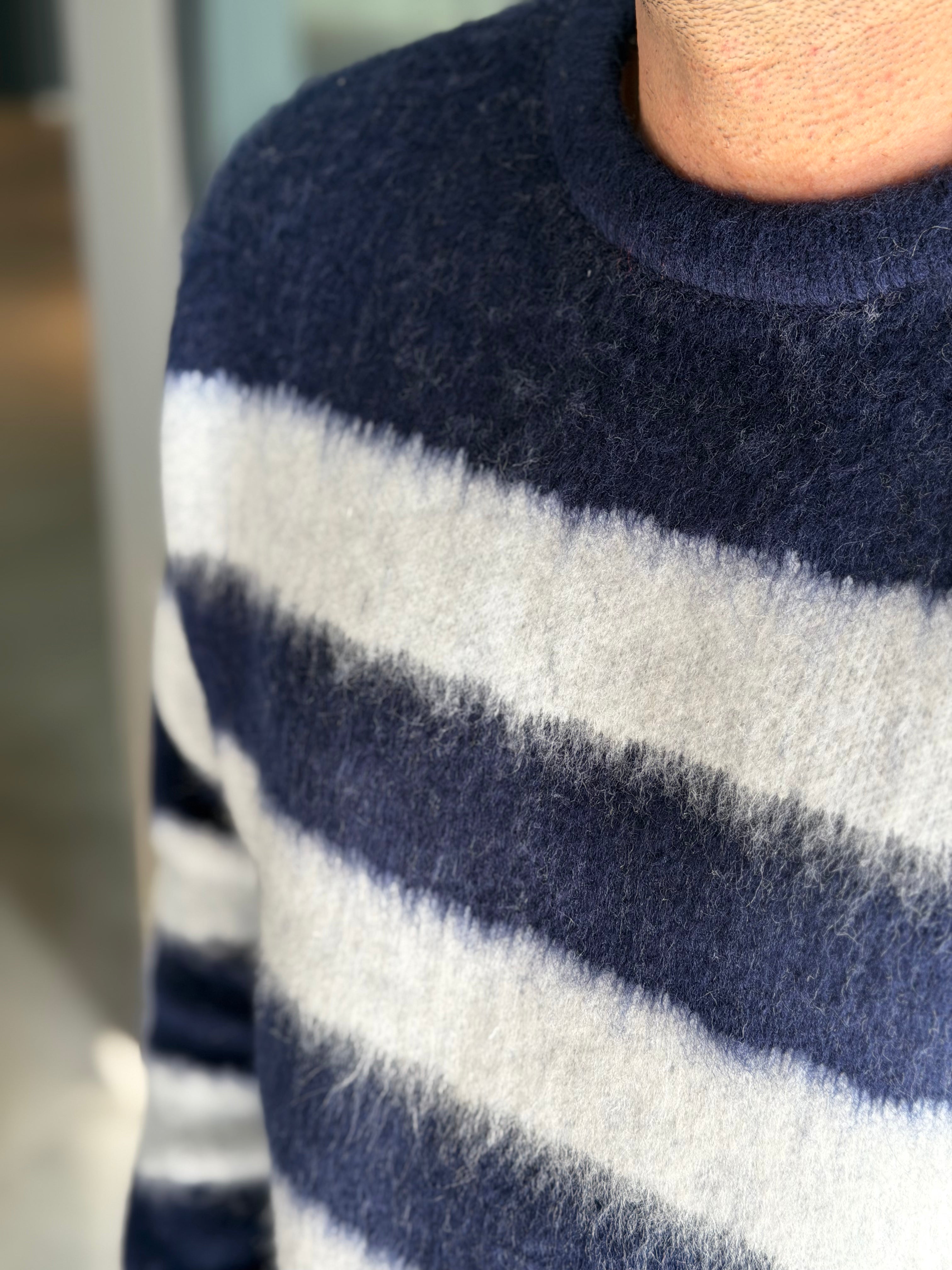 Yarım Oversize Çizgili Kazak - Lacivert Beyaz TRK57